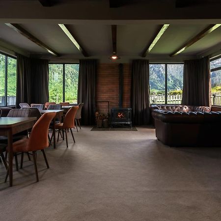 Panorama Ushba Hotel Местия Екстериор снимка