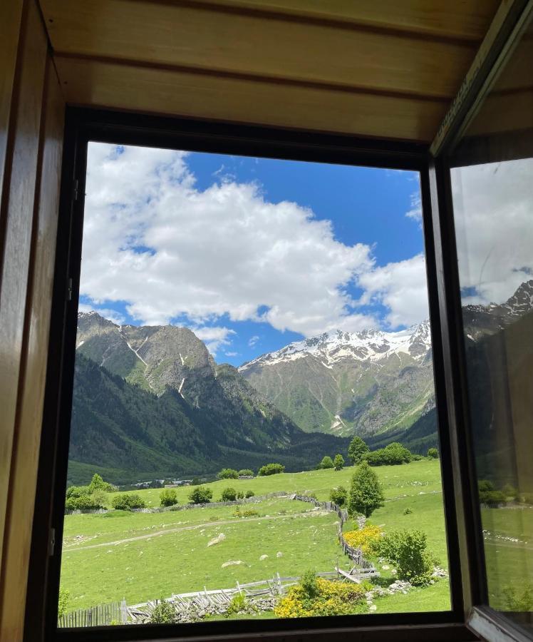 Panorama Ushba Hotel Местия Екстериор снимка