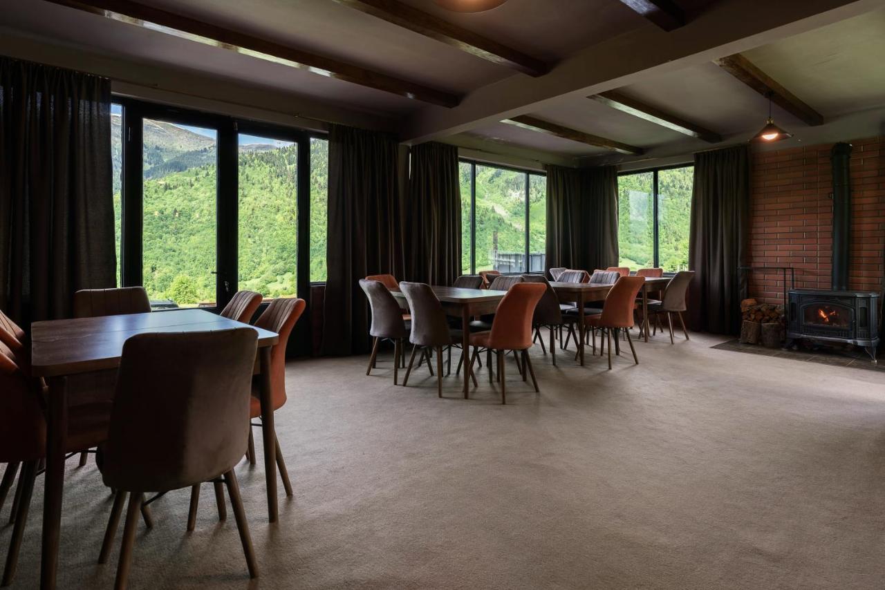 Panorama Ushba Hotel Местия Екстериор снимка
