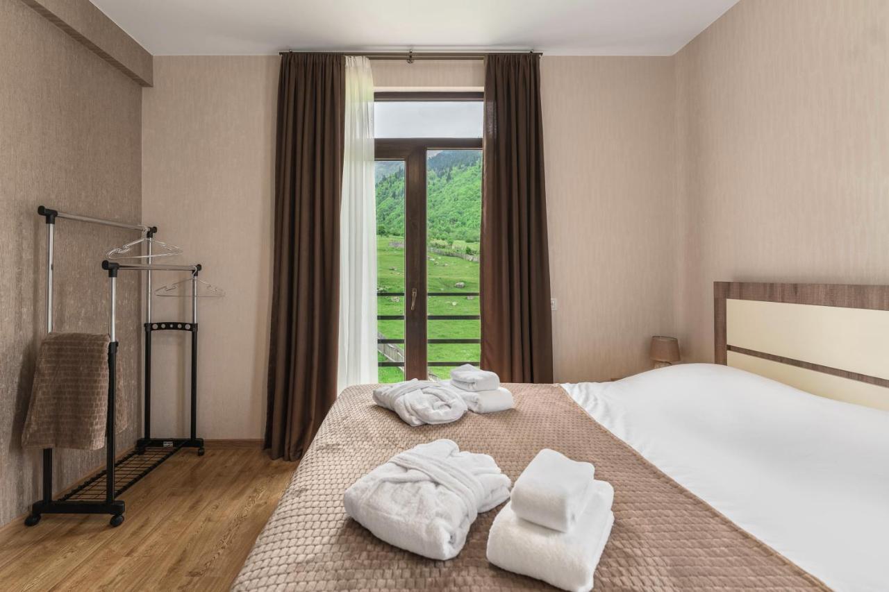 Panorama Ushba Hotel Местия Екстериор снимка