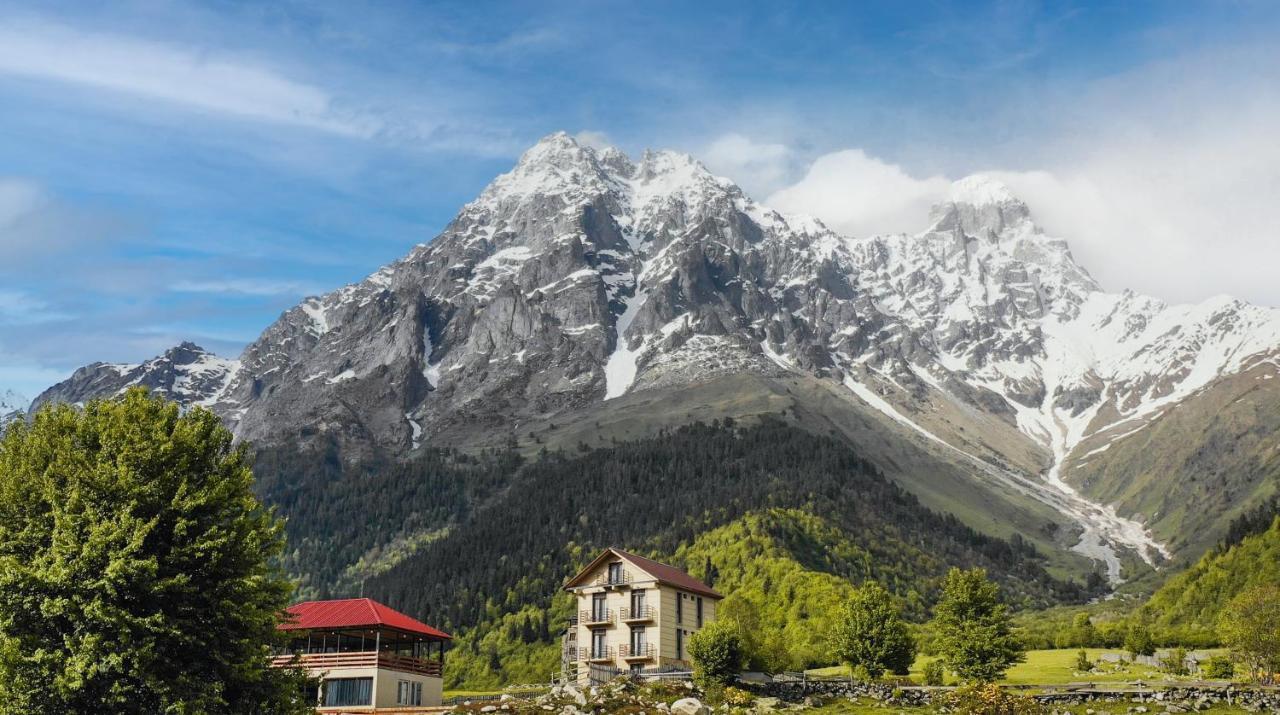 Panorama Ushba Hotel Местия Екстериор снимка