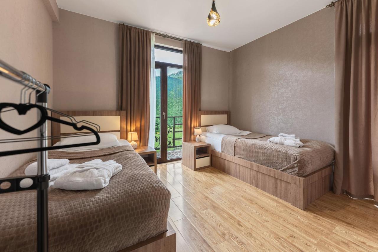 Panorama Ushba Hotel Местия Екстериор снимка