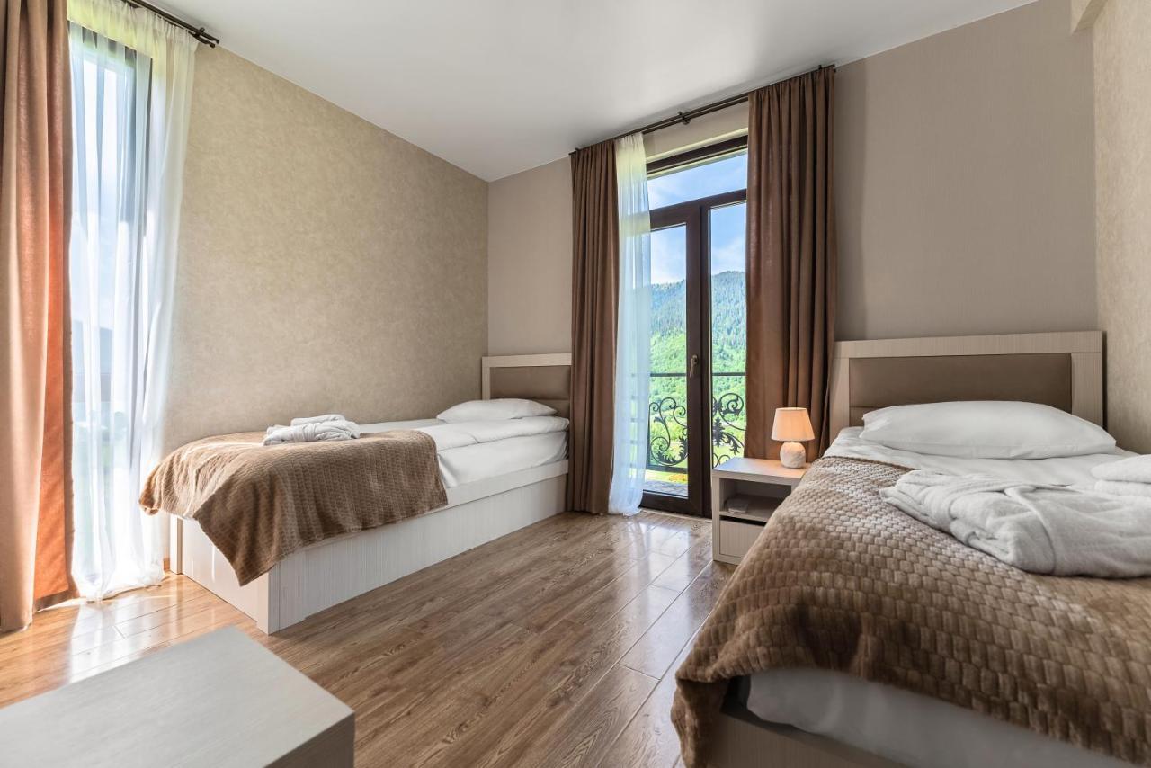 Panorama Ushba Hotel Местия Екстериор снимка